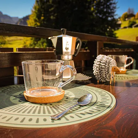 Cortina Wood - A Short Walk From The Center Appartamento *